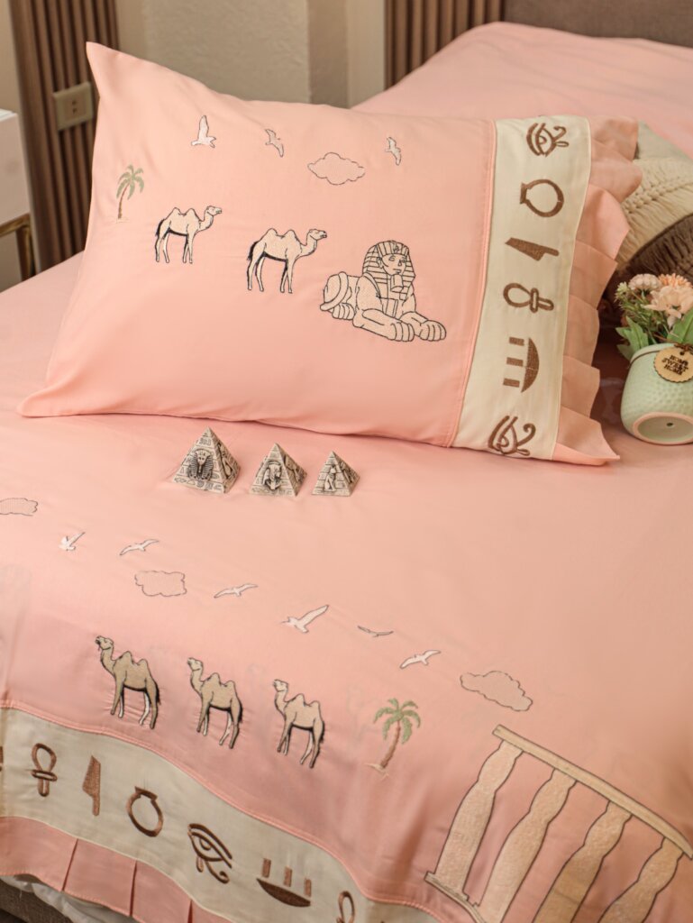 أطقم ملايات سرير مطرزة